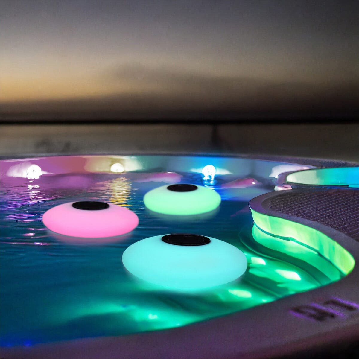 Flytende RGB-bassengbelysning med solcelle, utendørs