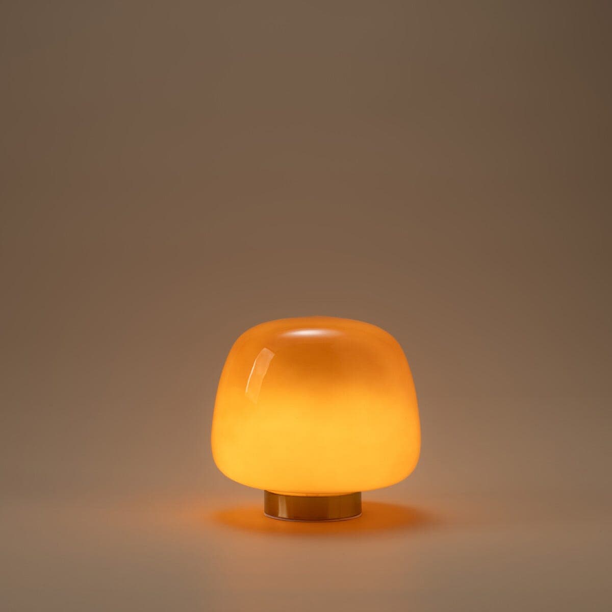 Tuva liten bordlampe i glass, retro oransje 21 cm, Northlight
