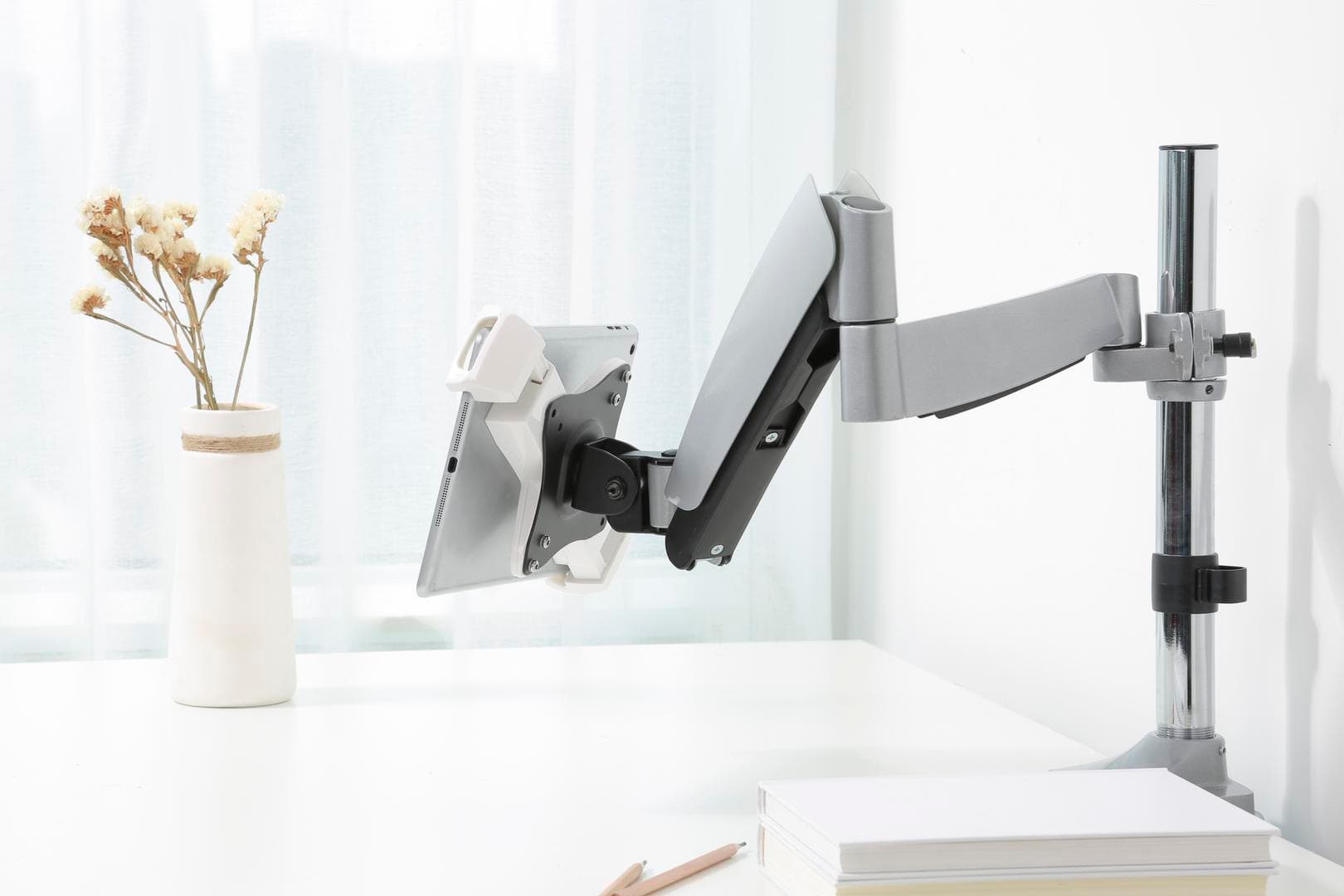 DELTACO - OFFICE Tablet VESA Adapter Clamp, 7,9"-12,5"