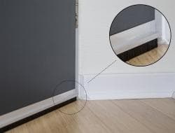 DELOCK - Brush strip 40 mm with aluminium profile angled 1m