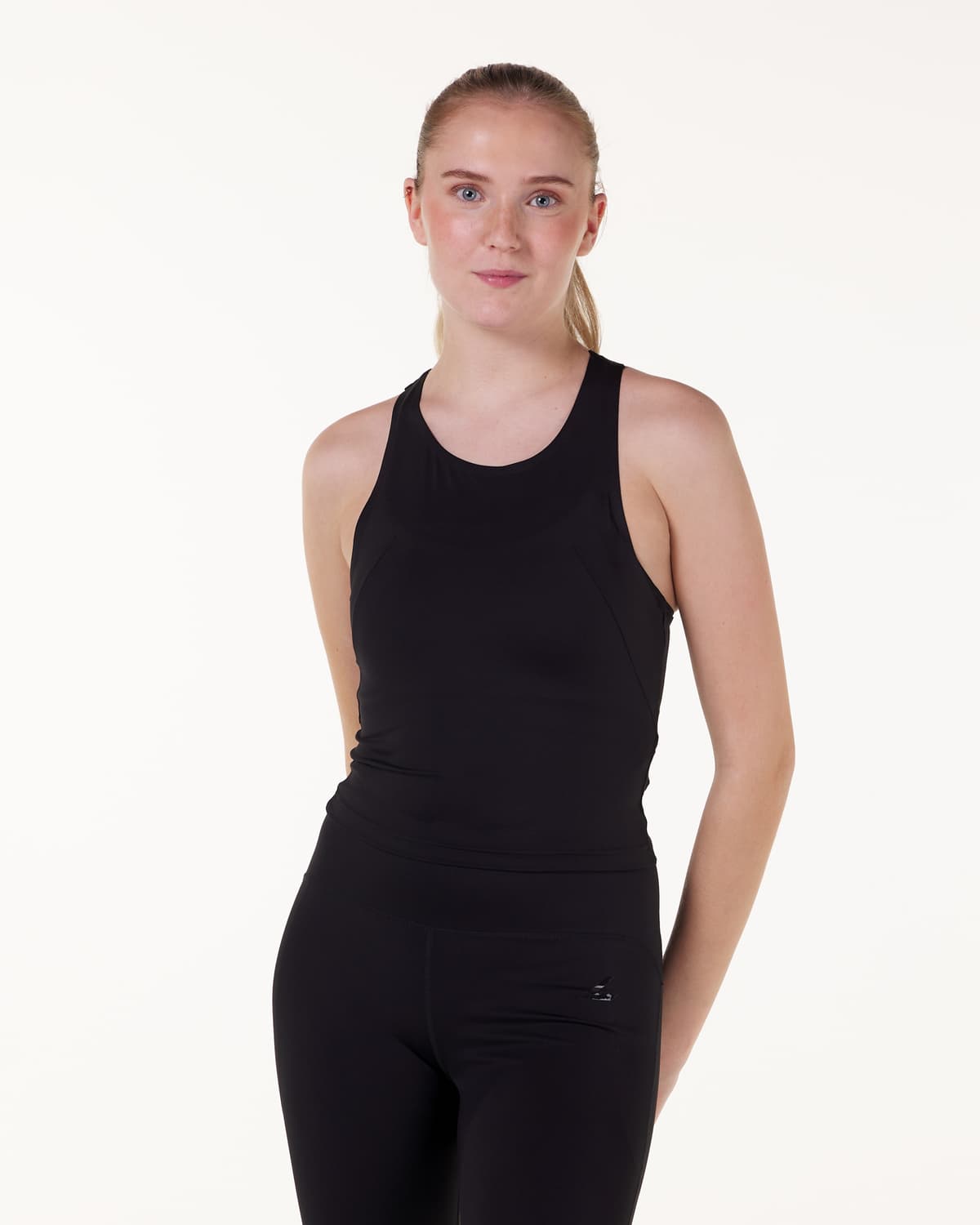 LEVITY Contour Sculpting Crop Tank Black
