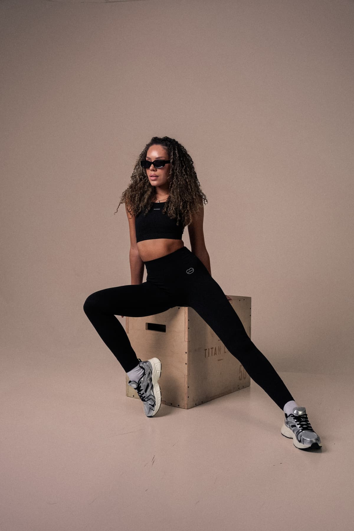 Bumpro Power Up! Bra + Tights Black SET