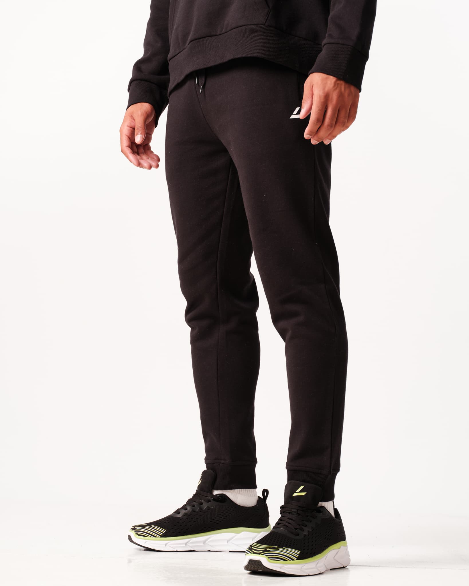LEVITY Core Sweat Pants Black
