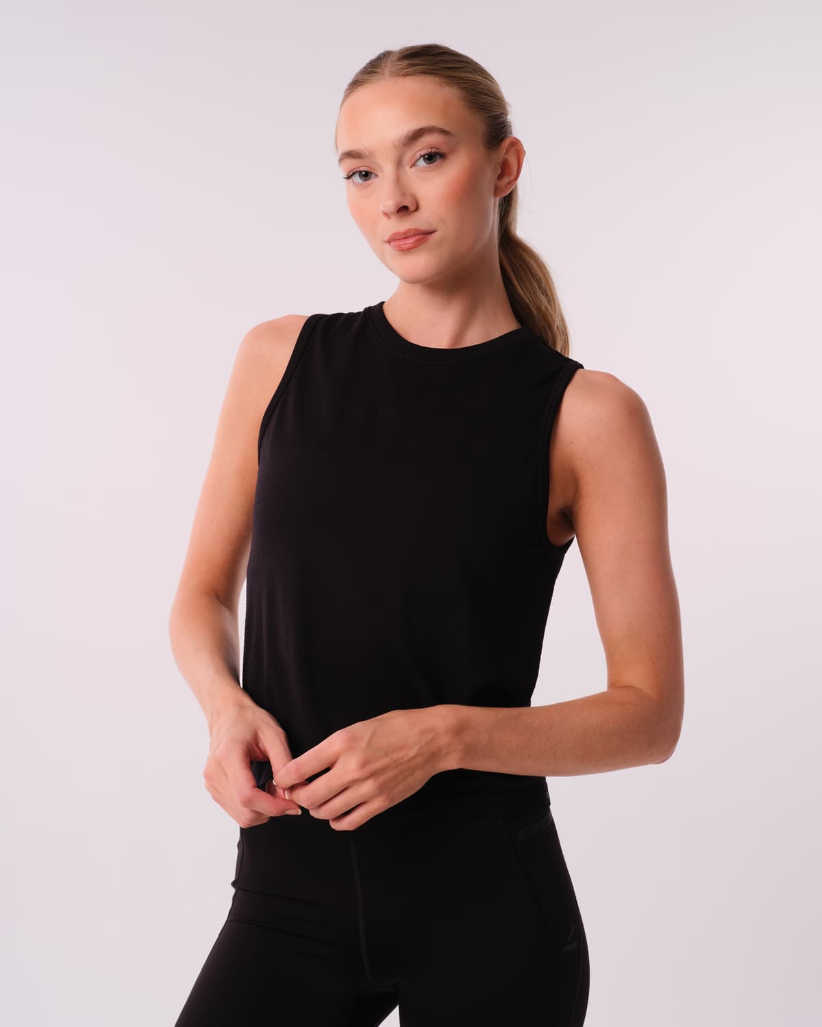 LEVITY Breeze Seamless Tank Black Beauty