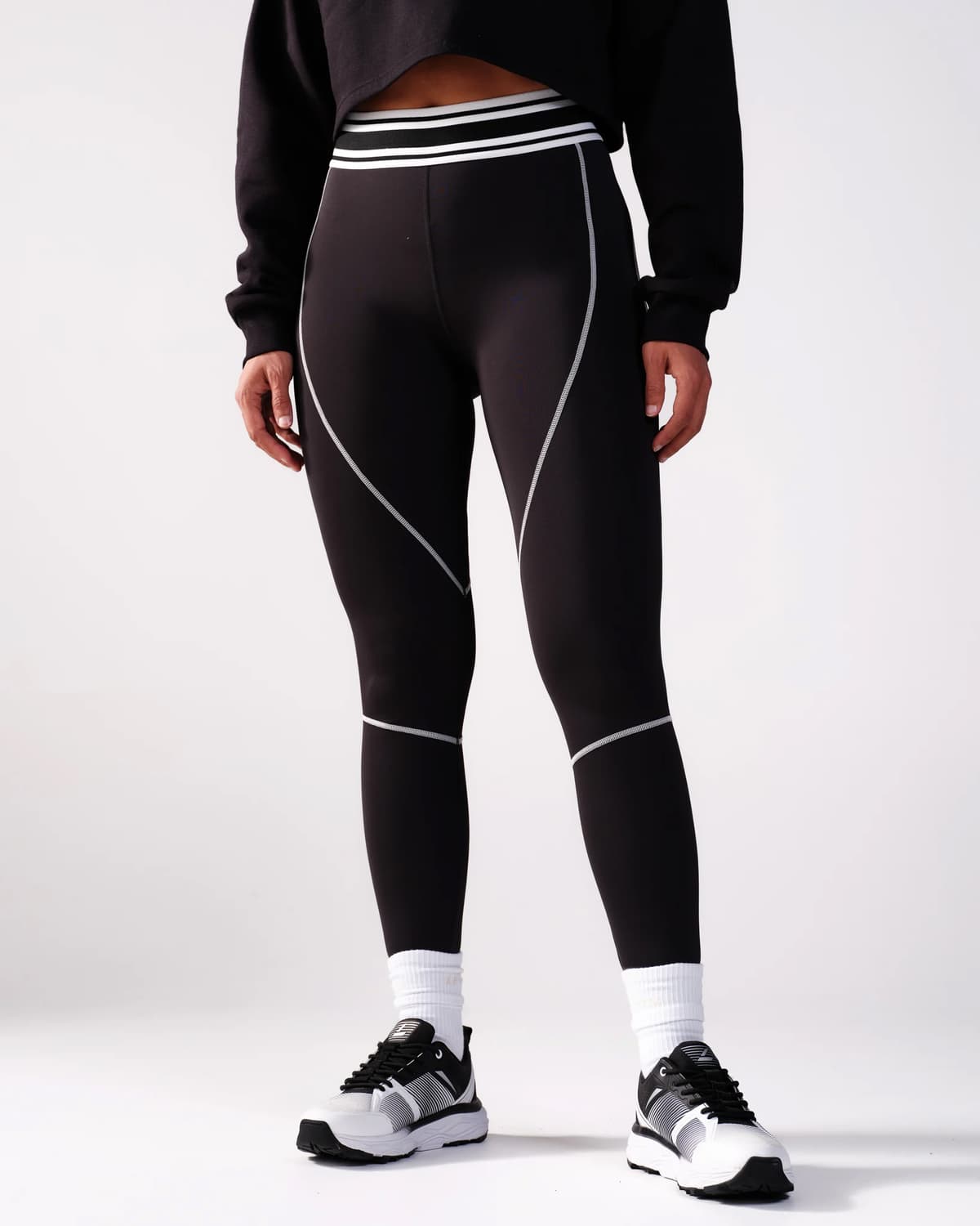 LEVITY Black'n White Tights Black