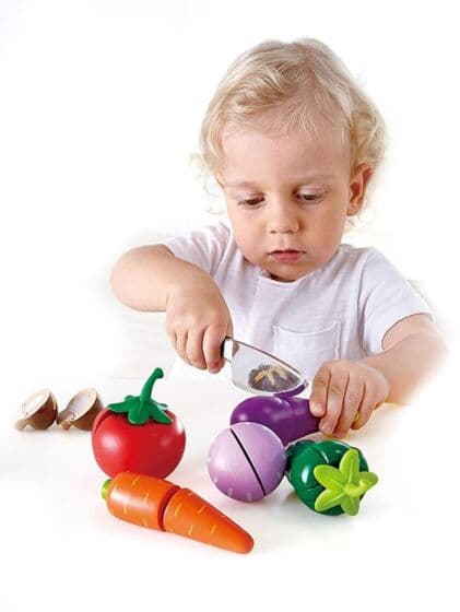 Hape Hagegrønnsaker med kniv