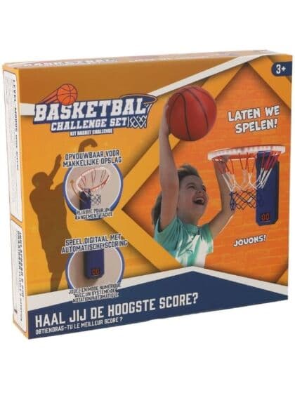 Innendørs basketballspill med digital poengteller