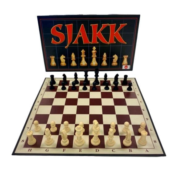 Sjakk med trebrikker fra Egmont - 67 mm kongehøyde