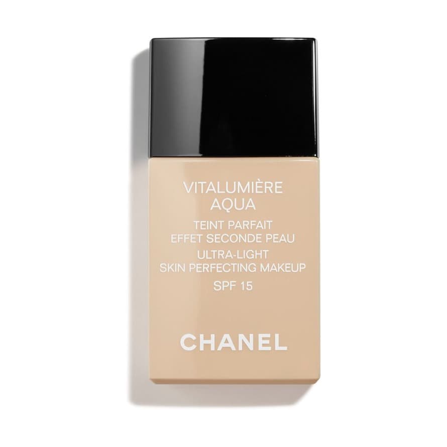 CHANEL Ultra-Light Skin Perfecting Makeup SPF 15 30 Beige