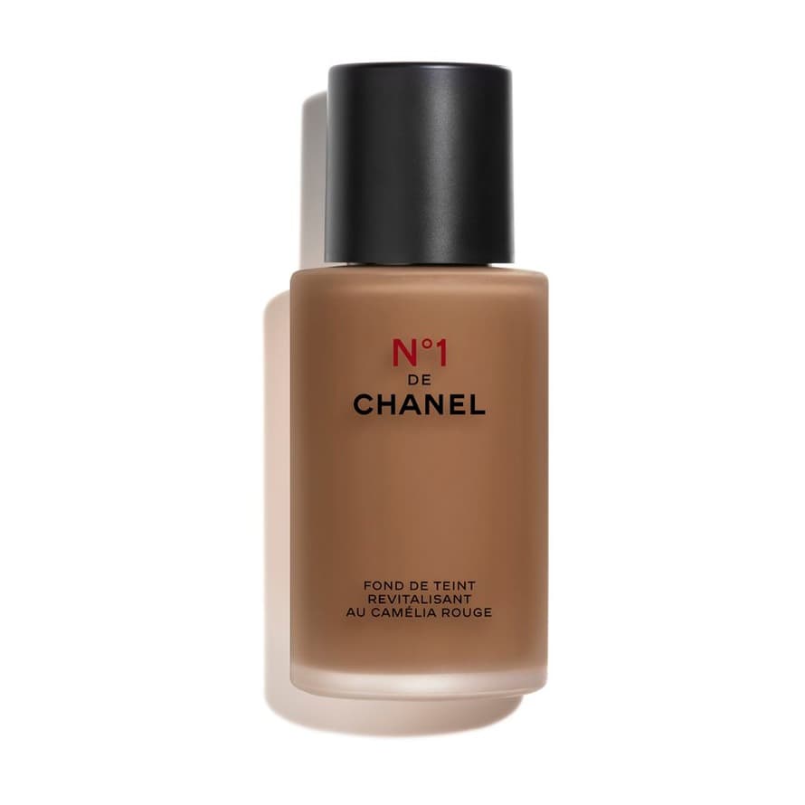 CHANEL Illuminates - Hydrates - Protects BR152