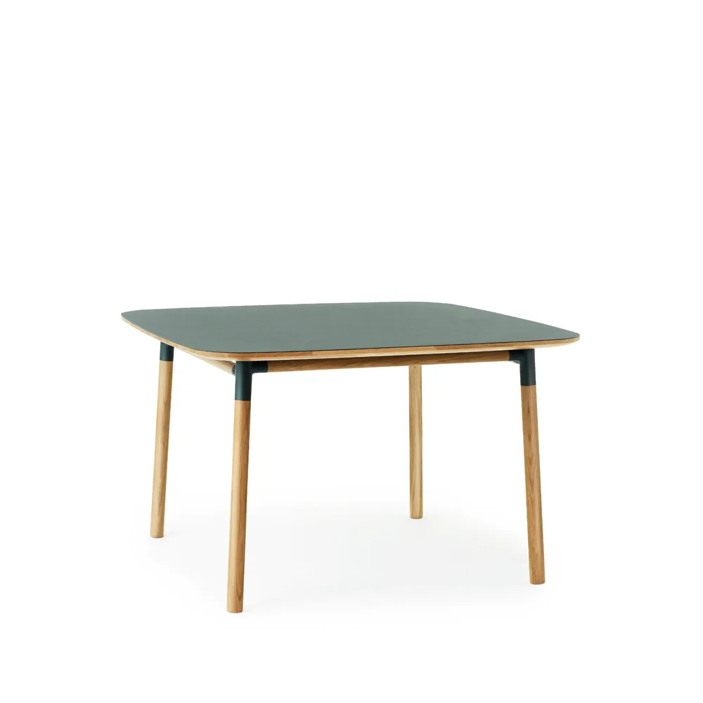 Form spisebord 120 x 120 cm, green, eikeben